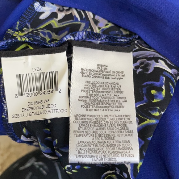 BCBGMaxazria top. - Picture 5 of 5